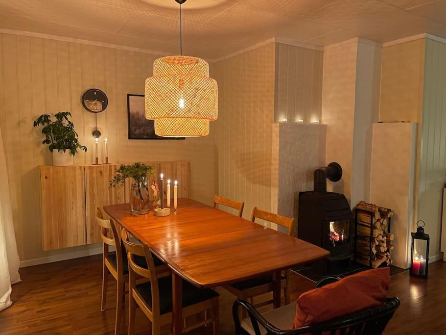 54:An - Flott Rekkehus Med Gangavstand Til Sentrum Røros Exterior foto