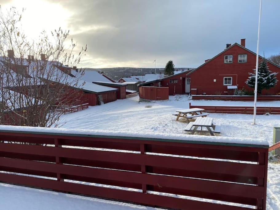 54:An - Flott Rekkehus Med Gangavstand Til Sentrum Røros Exterior foto